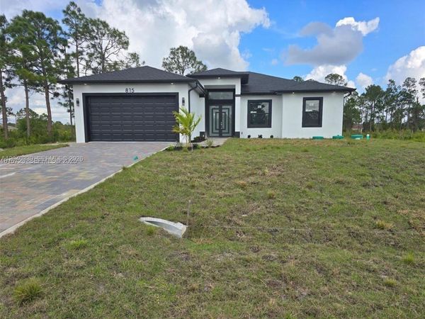 815 Anaconda Ave S , Lehigh Acres, FL 33974