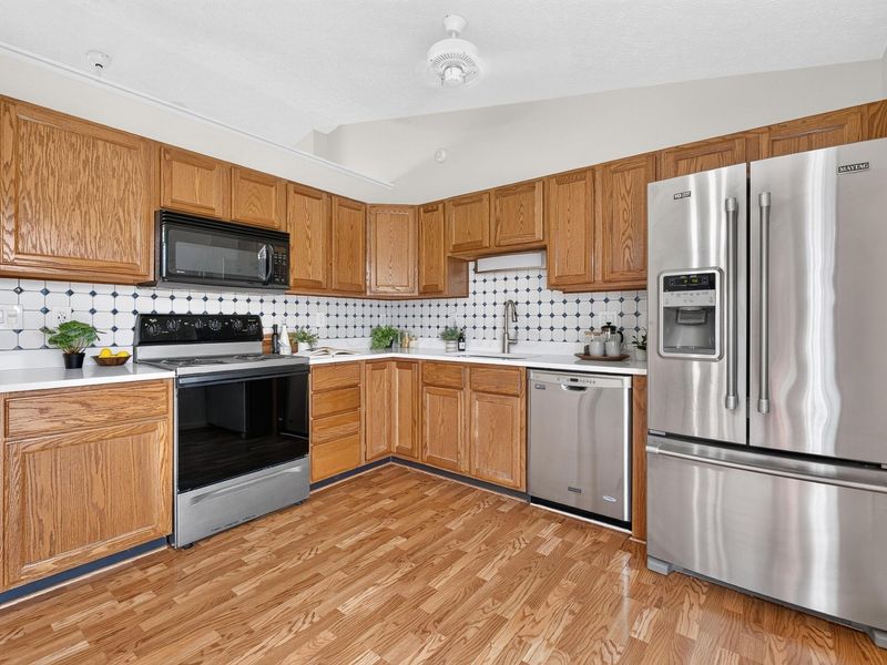 56 Ashton Drive, Ashville, OH 43103 Photo 9