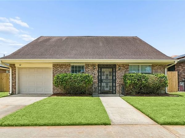 48 MORRISON Court , New Orleans, LA 70127