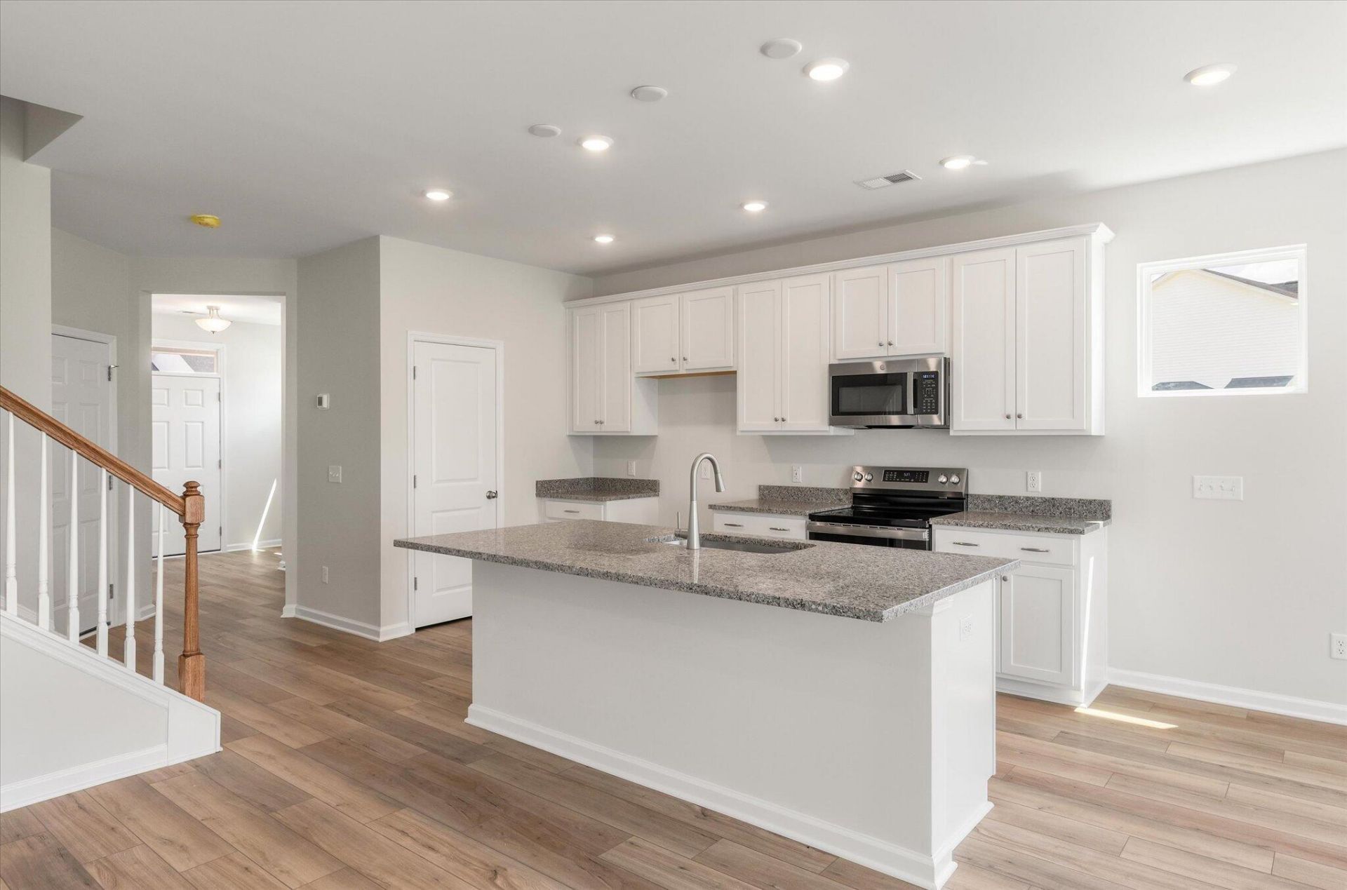 407 Painted Lady Lane Photo 12