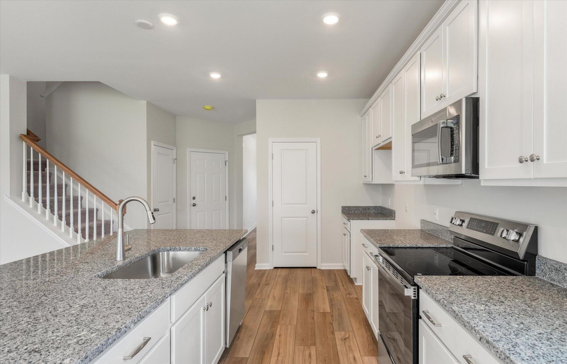 407 Painted Lady Lane Photo 15