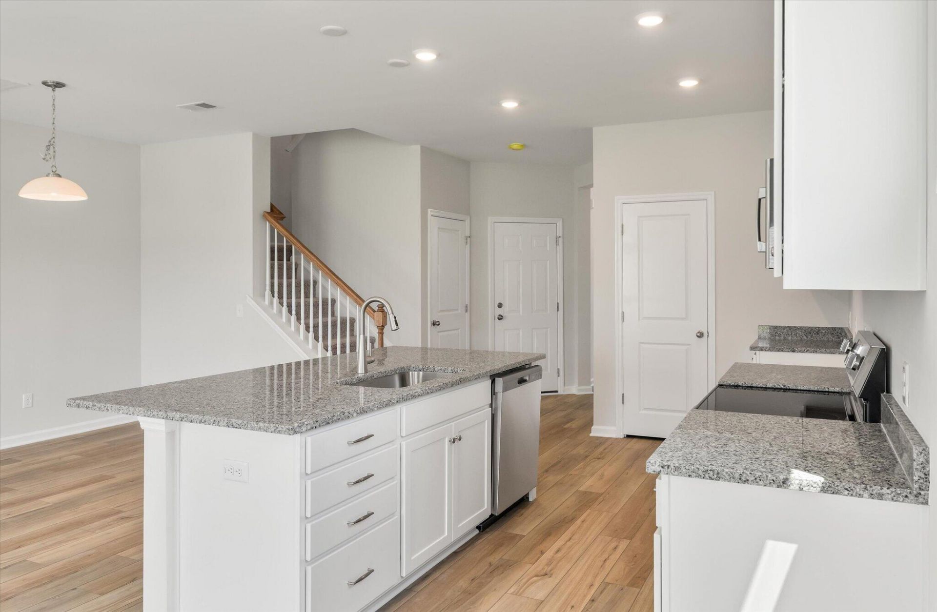 407 Painted Lady Lane Photo 18