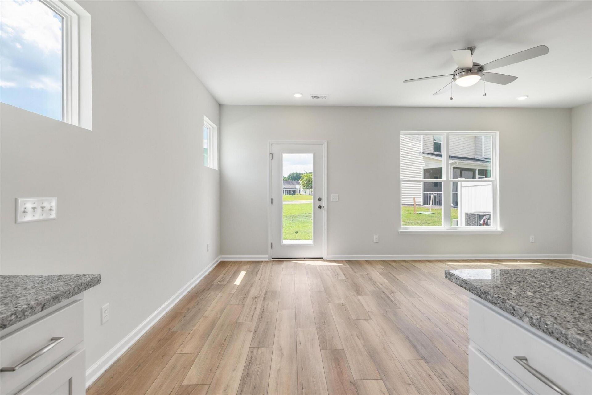 407 Painted Lady Lane Photo 19