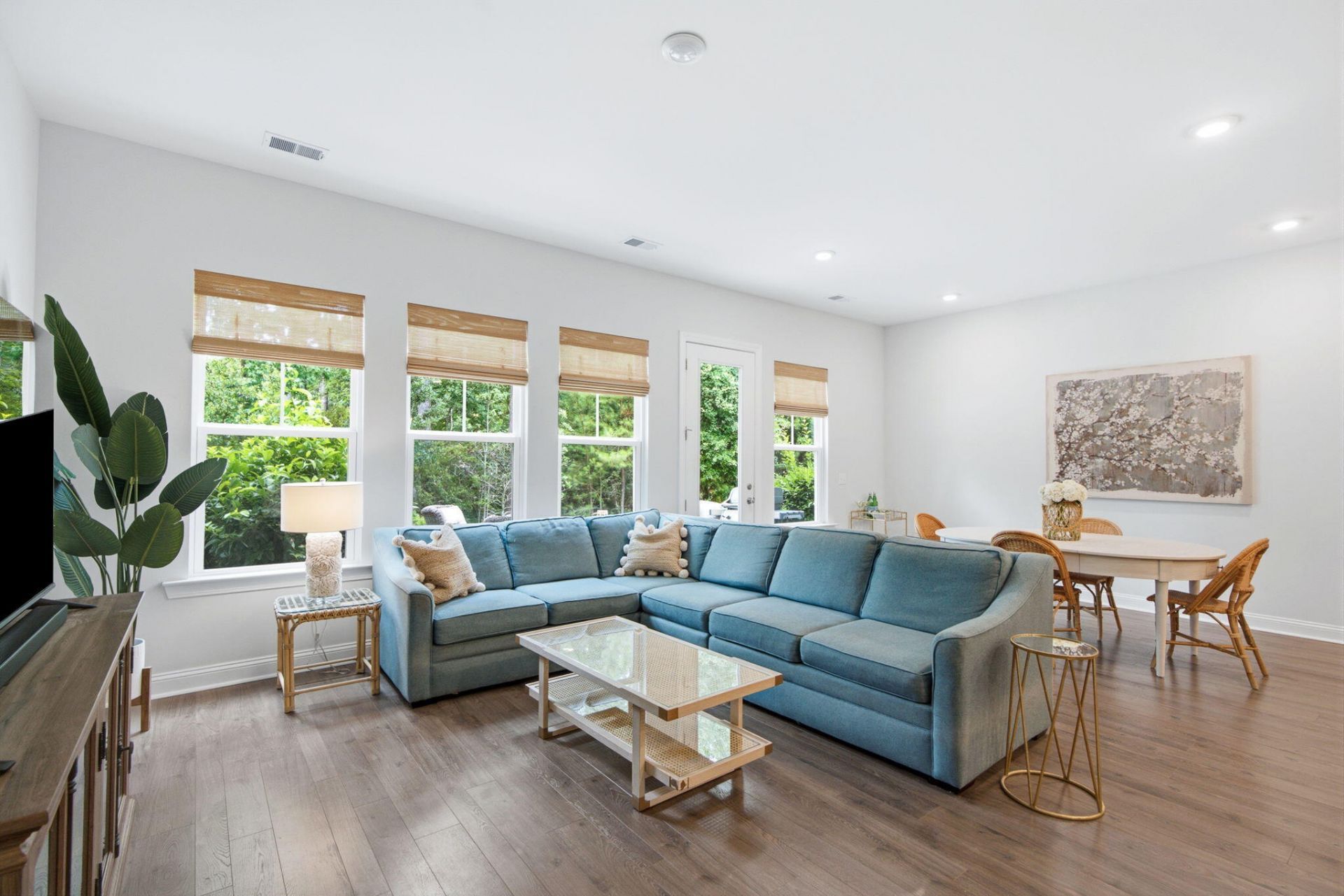 3012 Emma Lane Photo 6