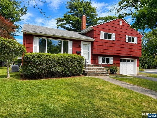 6 Rose Court, CLOSTER, NJ 07624