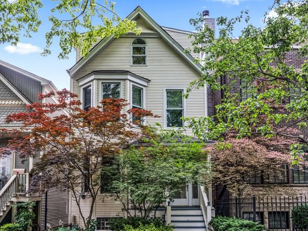 3714 N Bosworth Avenue , Chicago, IL 60613