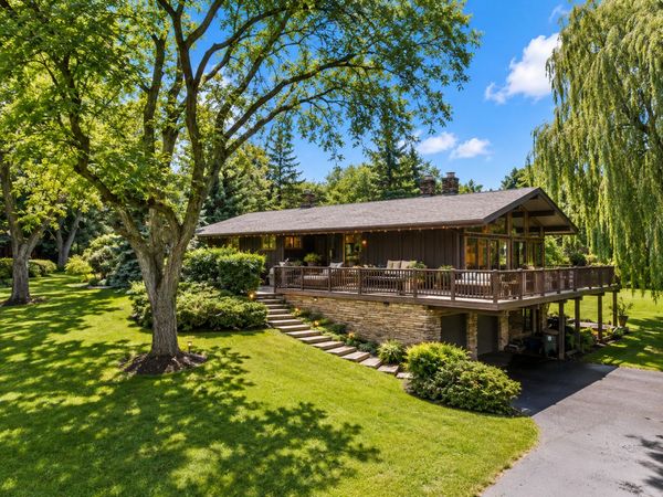2272 N Circle Drive , Palatine, IL 60067