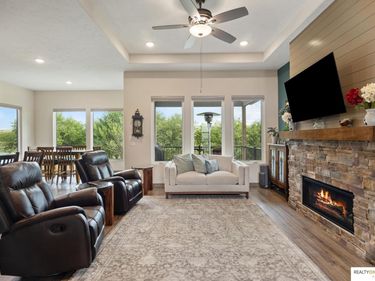 11755 Fenwick Street, Papillion, NE 68046