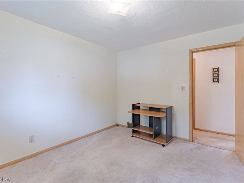 7635 Tamiami Drive, Parma, OH 44134 Photo 19