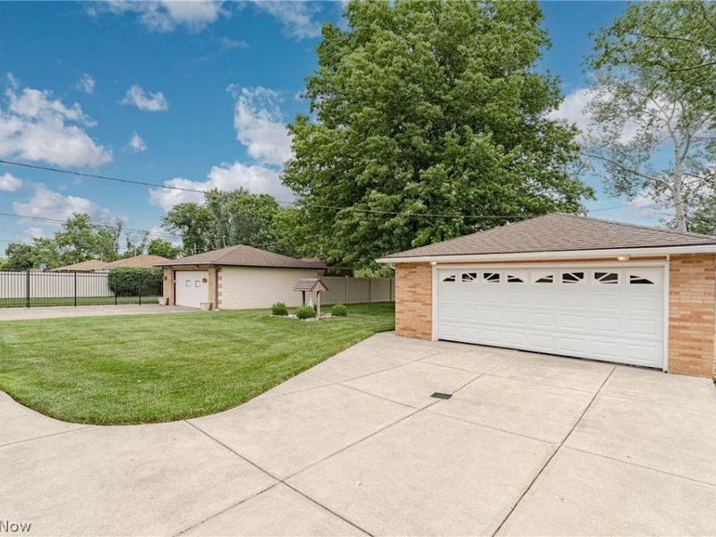 7635 Tamiami Drive, Parma, OH 44134 Photo 26