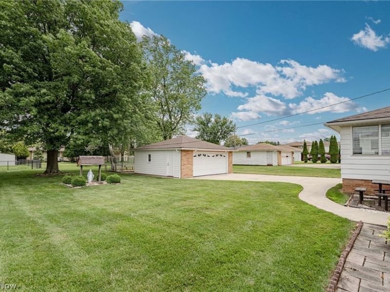7635 Tamiami Drive, Parma, OH 44134 Photo 27