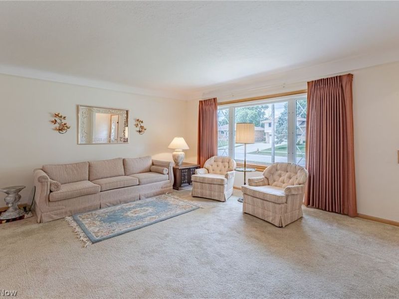 7635 Tamiami Drive, Parma, OH 44134 Photo 5