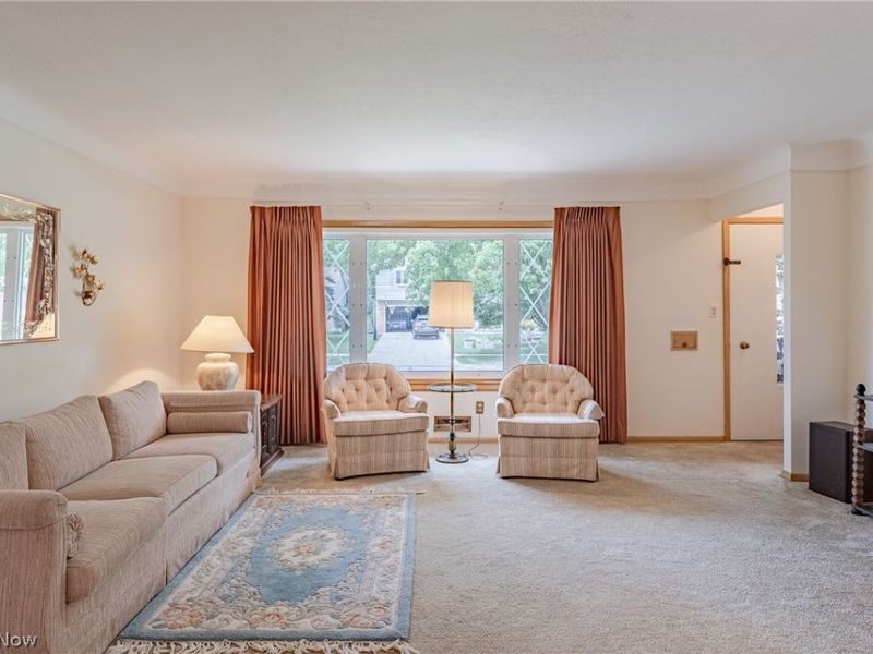 7635 Tamiami Drive, Parma, OH 44134 Photo 6