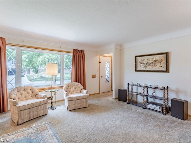 7635 Tamiami Drive, Parma, OH 44134 Photo 7