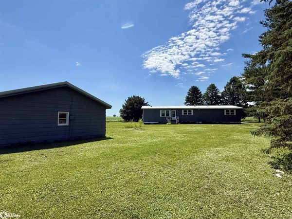 604 Kelly Street E, Grand Junction, IA 50107