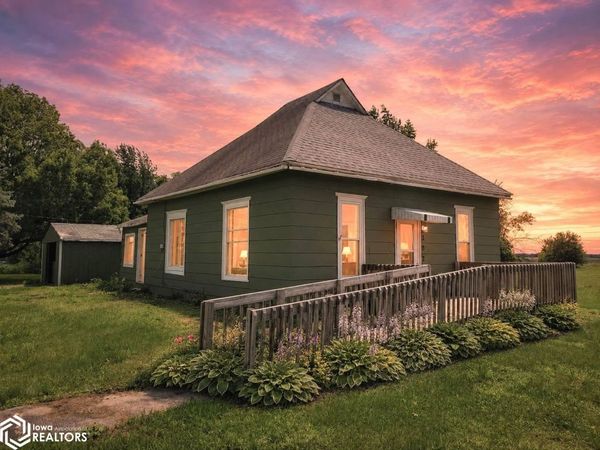 302 S High Street, Delta, IA 52550