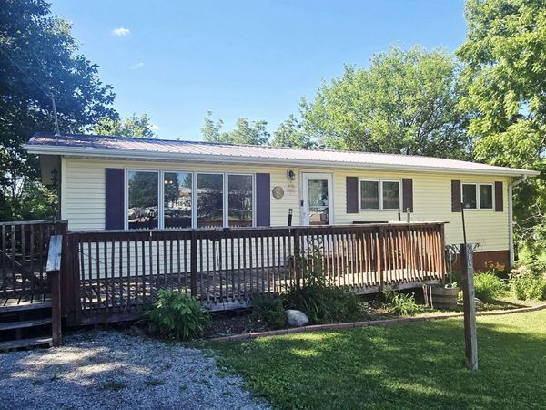 816 Oskaloosa Road, Beacon, IA 52534