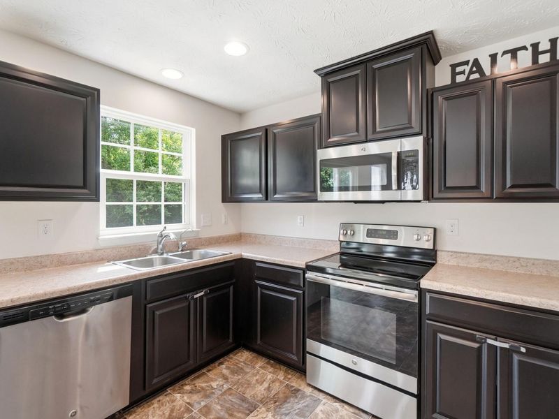 196 Rapids Drive, Fairborn, OH 45324 Photo 14