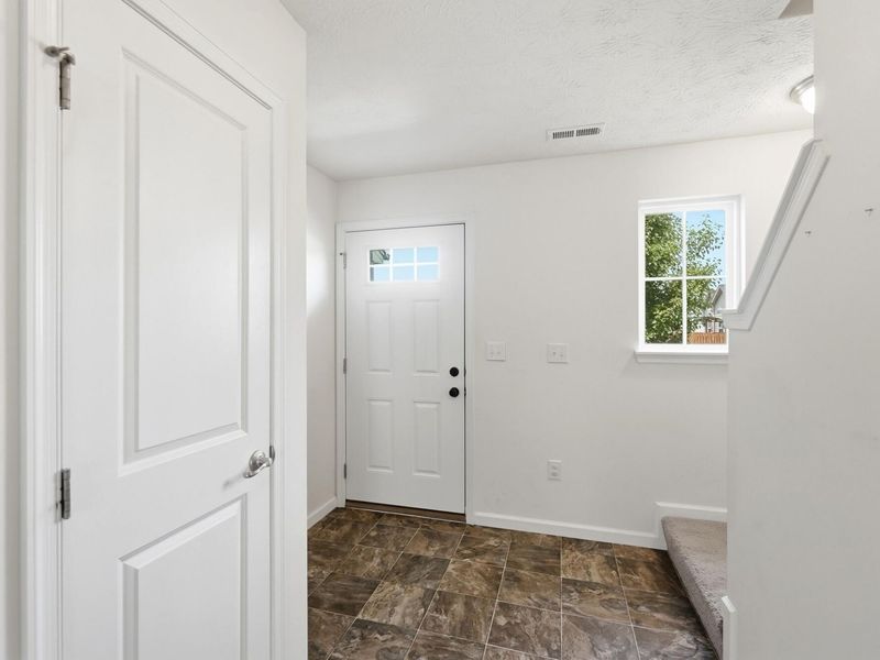 196 Rapids Drive, Fairborn, OH 45324 Photo 5