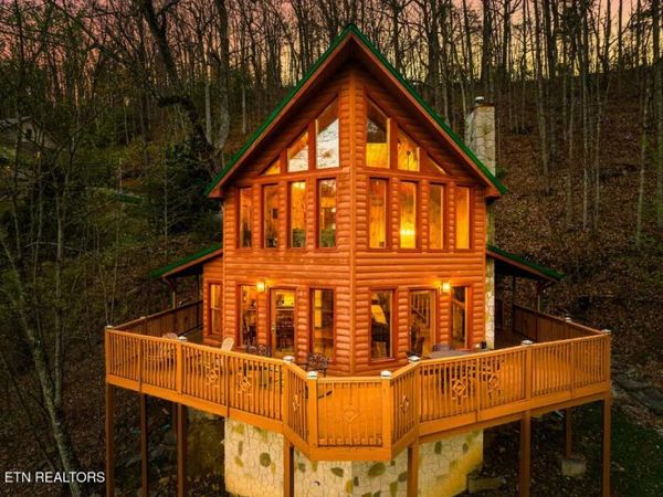 2775 Overholt Tr, Sevierville, TN 37862