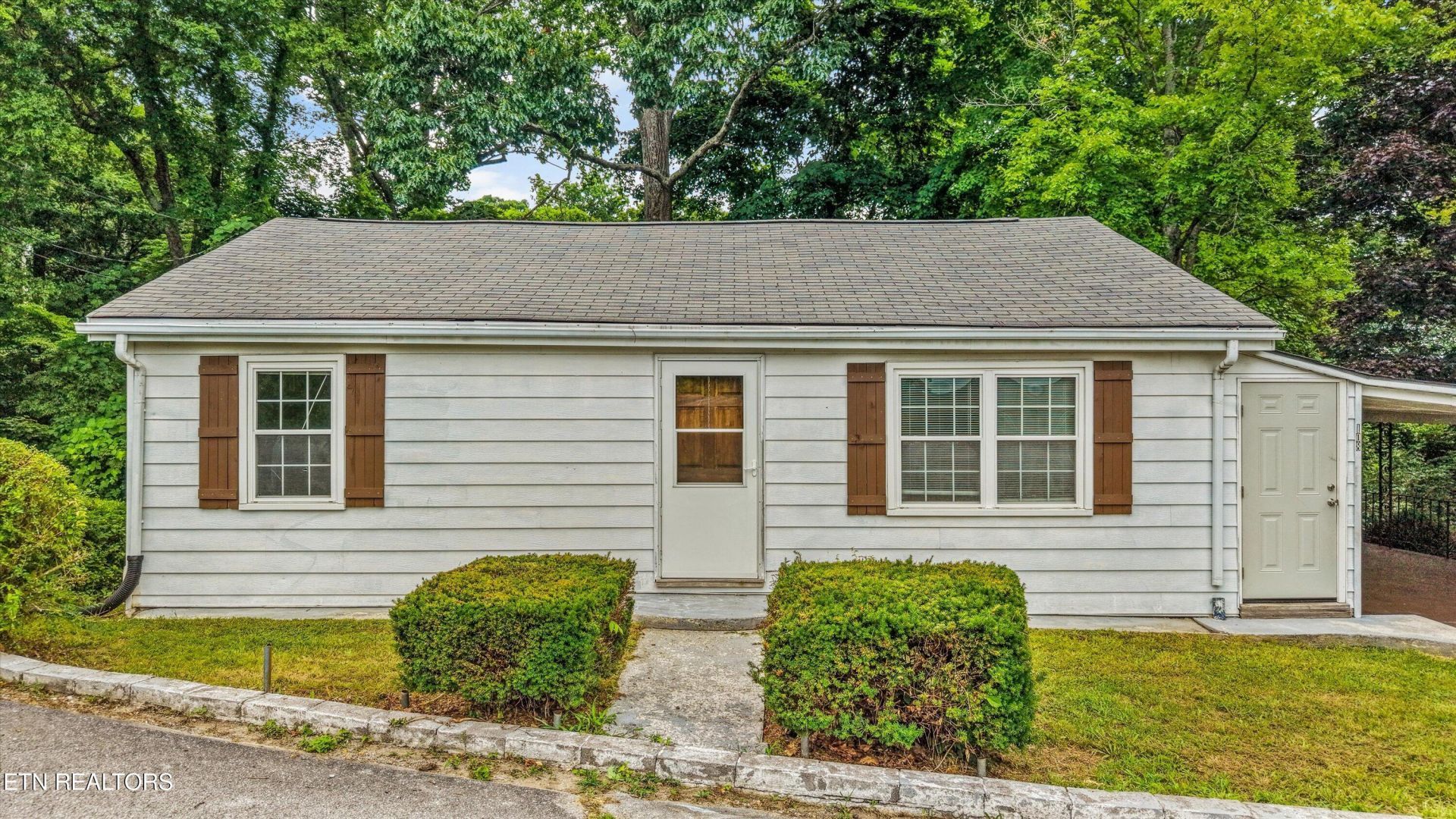 108 Ridgewood Rd, Harriman, TN 37748 Main Photo