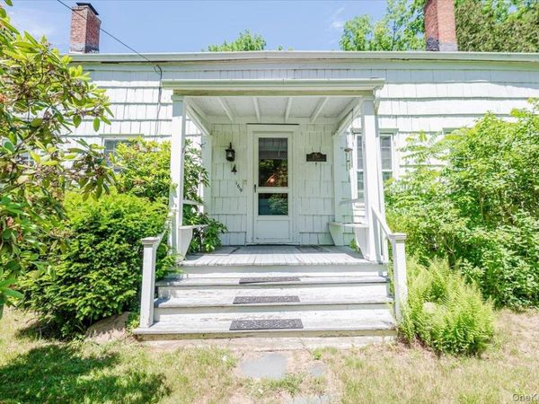 169 W Rogues Path , Huntington, NY 11743