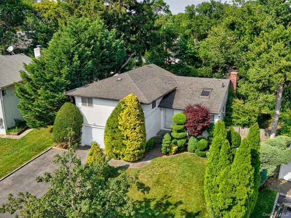 106 Westbury Avenue , Plainview, NY 11803