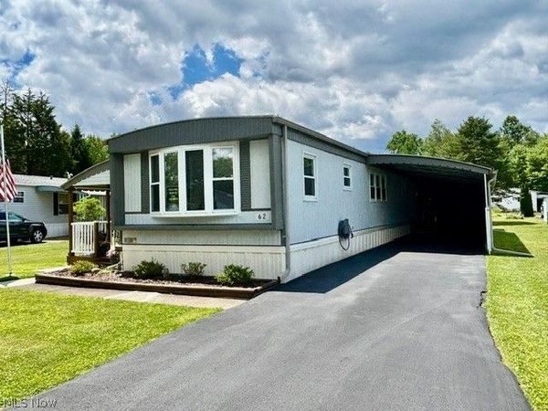62 Manor Drive , Brookfield, OH 44403