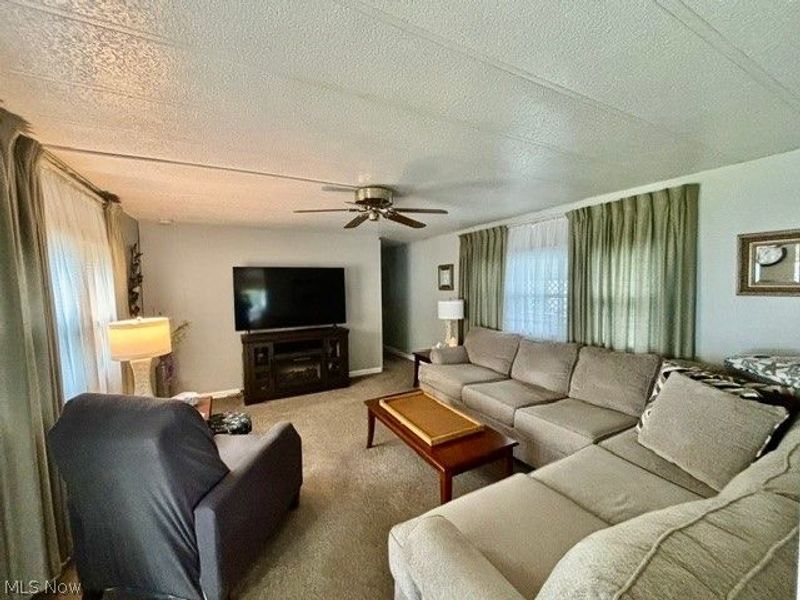 62 Manor Drive, Brookfield, OH 44403 Photo 19