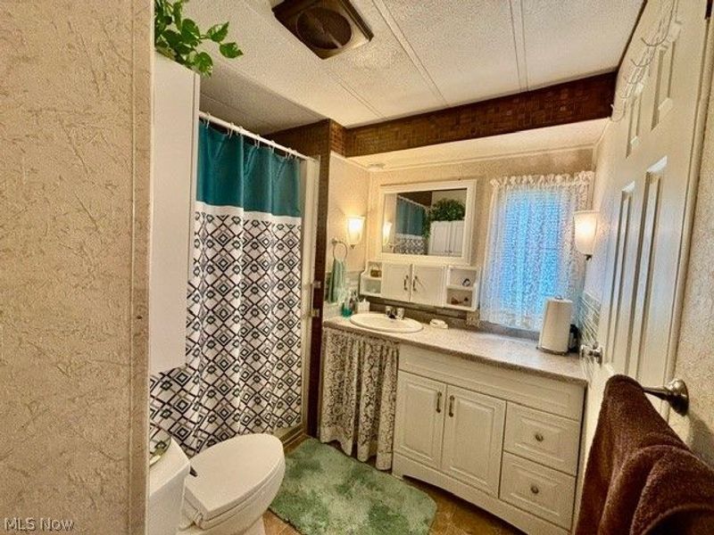 62 Manor Drive, Brookfield, OH 44403 Photo 23