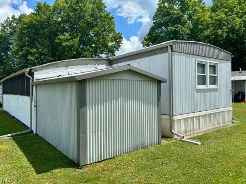 62 Manor Drive, Brookfield, OH 44403 Photo 8