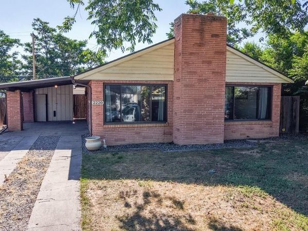 2220 Ironton Street, Aurora, CO 80014
