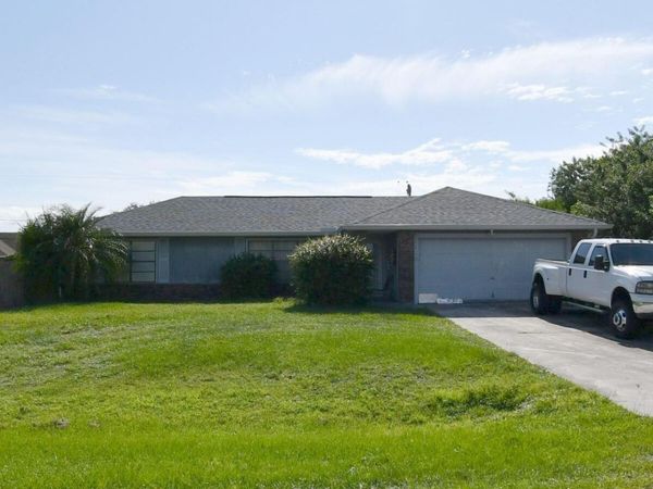 1126 SW Del Rio Boulevard, Port Saint Lucie, FL 34953