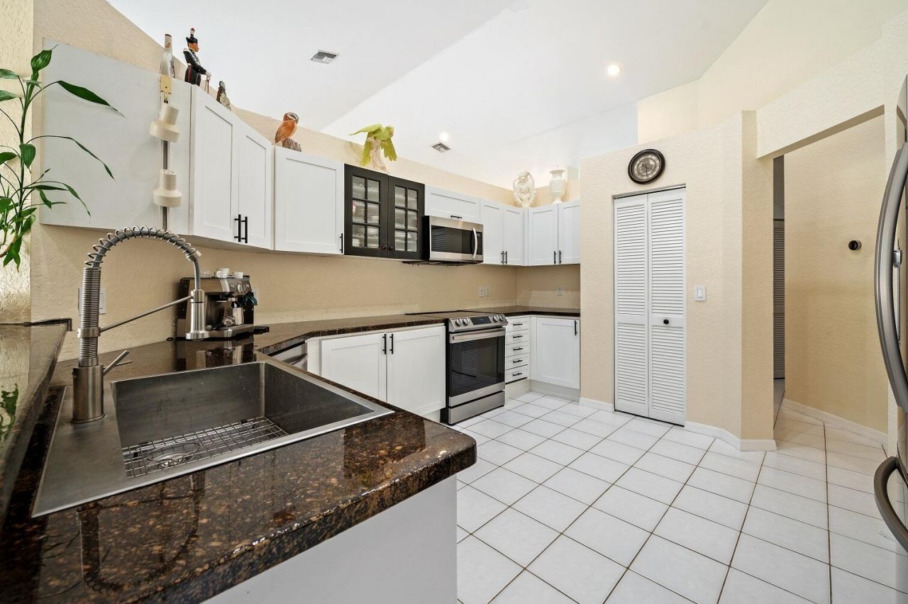 4080 NW 83rd Lane, Coral Springs, FL 33065 Photo