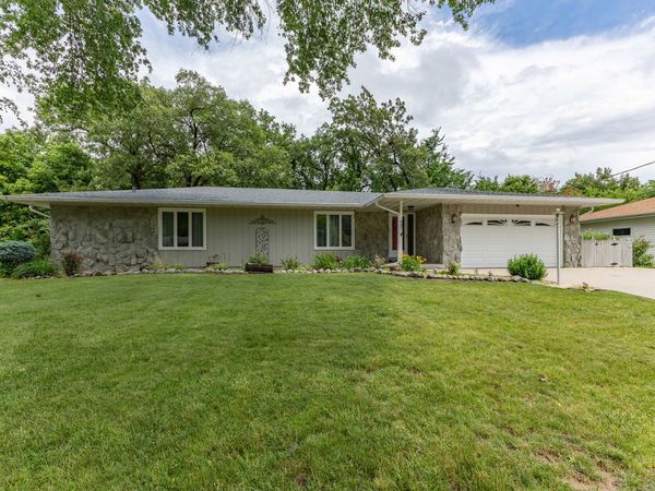 607 E 5th Street, Coal Valley, IL 61240