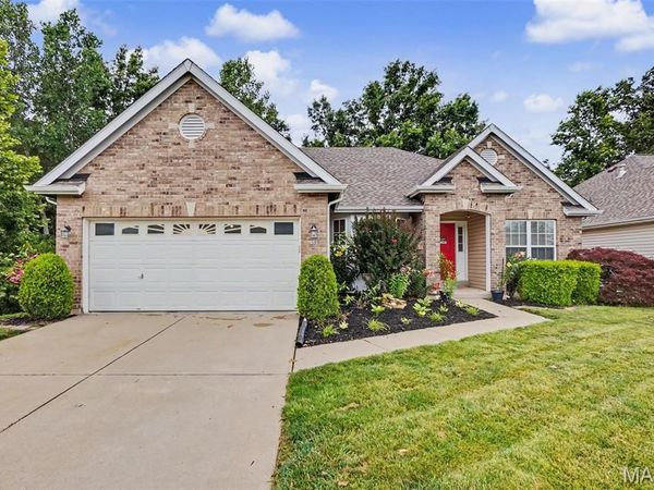185 Roxbury Drive , O'Fallon, MO 63366