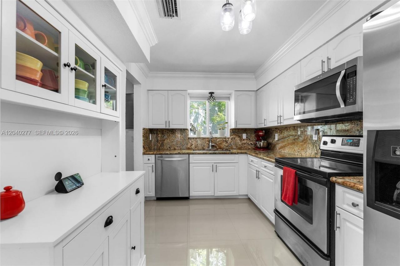 2131 SW 17th St, Unit ., Miami, FL 33145 Photo