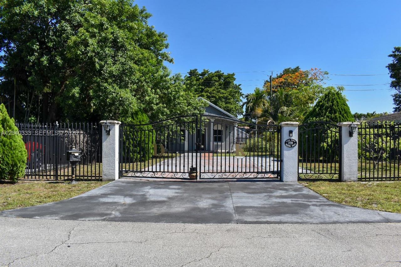 2218 Harding St , Hollywood, FL 33020 Photo