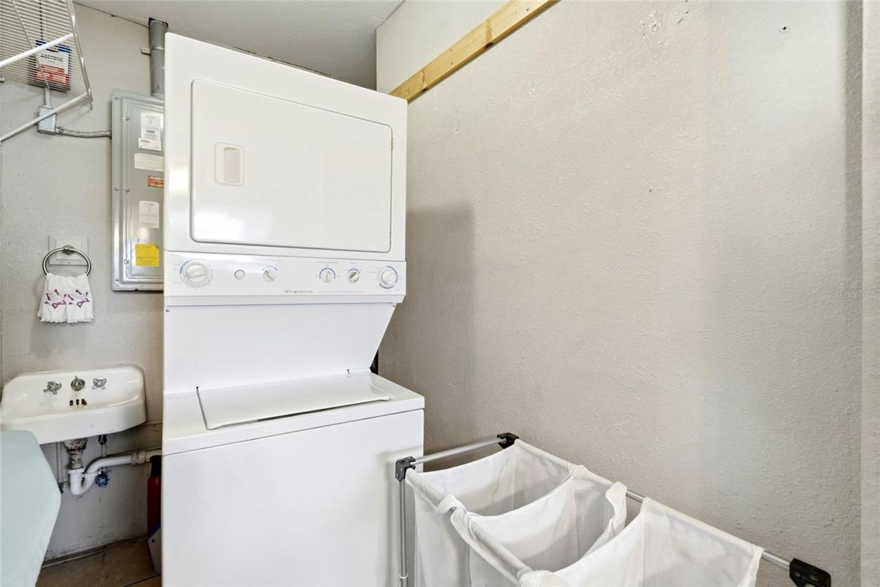 5697 33rd Avenue N, Saint Petersburg, FL 33710 Photo
