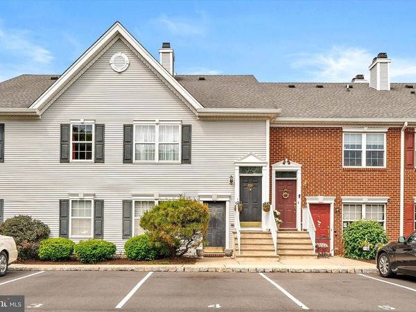 201 MOORE COURT, PENNINGTON, NJ 08534