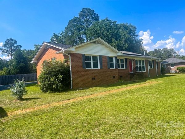 14 Hamden Circle , Cheraw, SC 29520