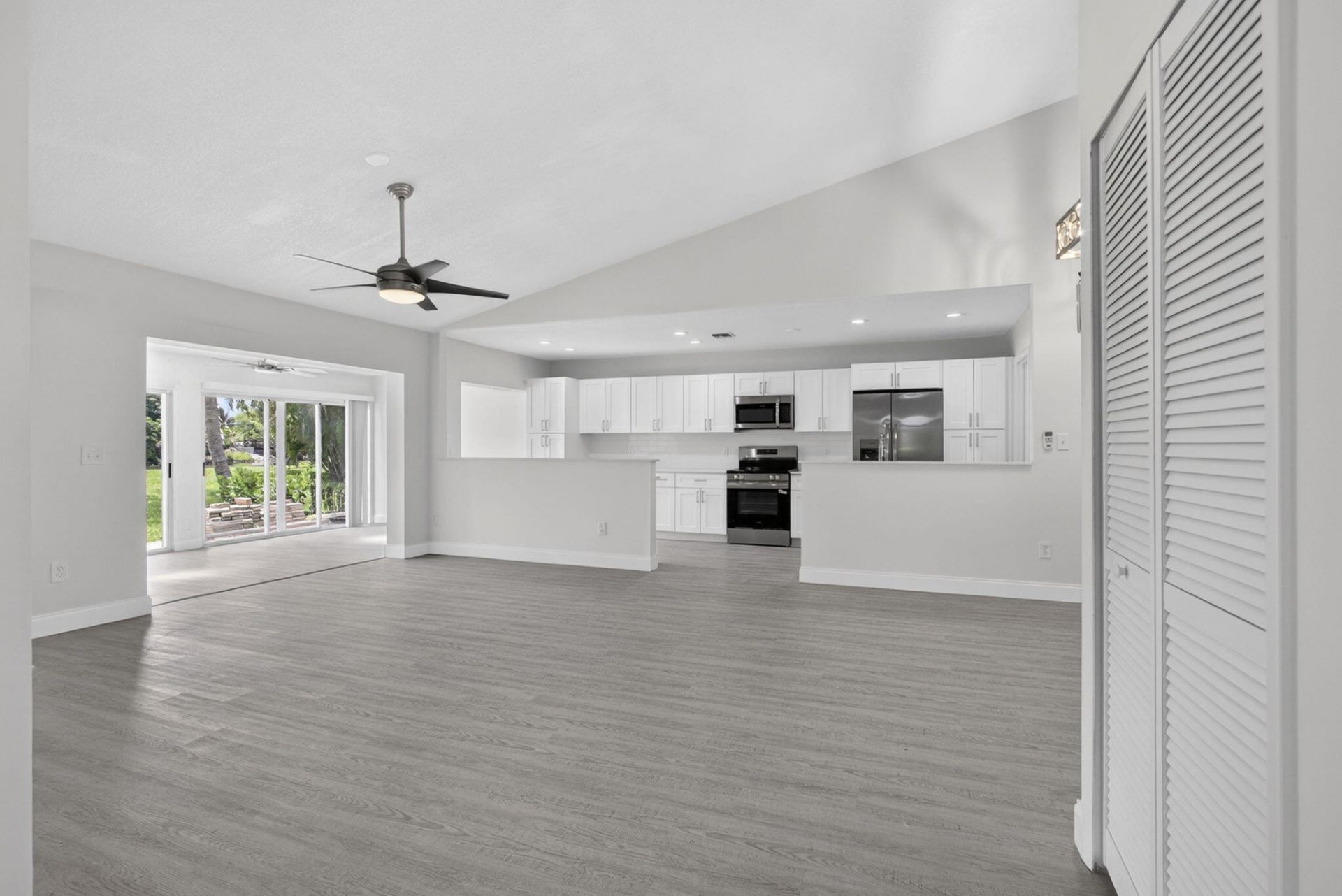 148 Village Walk Drive, Unit 24, Royal Palm Beach, FL 33411 Photo