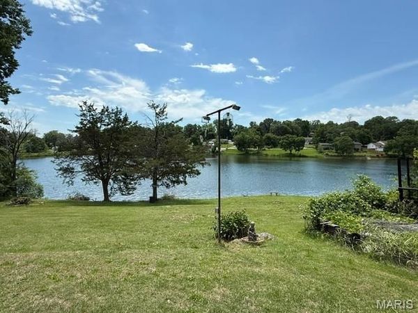 3663 E Lakeview Drive , High Ridge, MO 63051