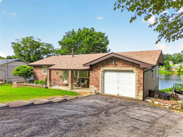 3663 E Lakeview Drive, High Ridge, MO 63051