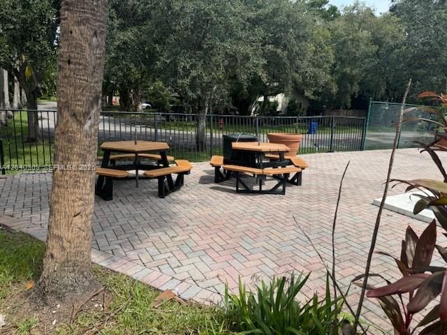 2445 SW 18th Ter, Unit 105, Fort Lauderdale, FL 33315 Photo