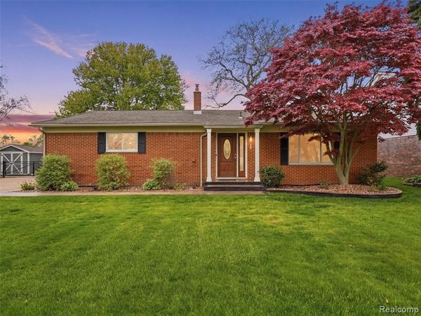 32160 S River Road, Harrison Twp, MI 48045