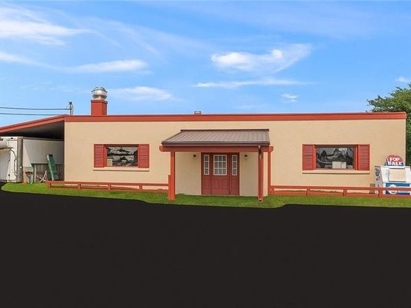 669 E National Pike , Washington, PA 15301