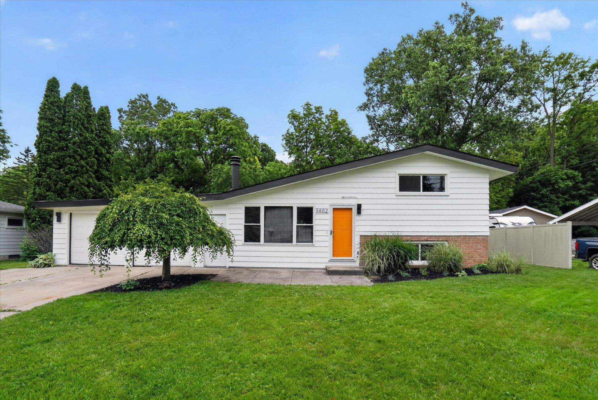 5802 Montebello Avenue, Haslett, MI 48840 Main Photo