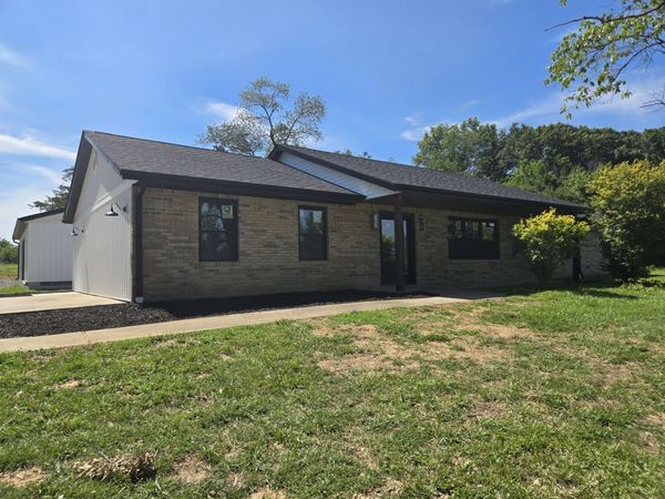 956 Auburn Lane SE, Goreville, IL 62939