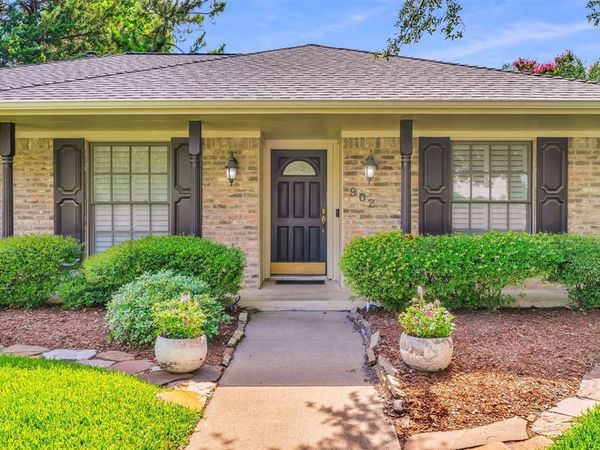 902 Dunbarton Drive , Richardson, TX 75081
